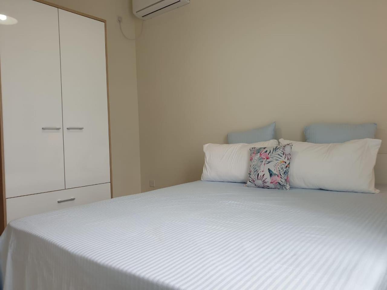 Westwood Luxury Penthouse With Private Roof Ref 15847 Flic-en-Flacq