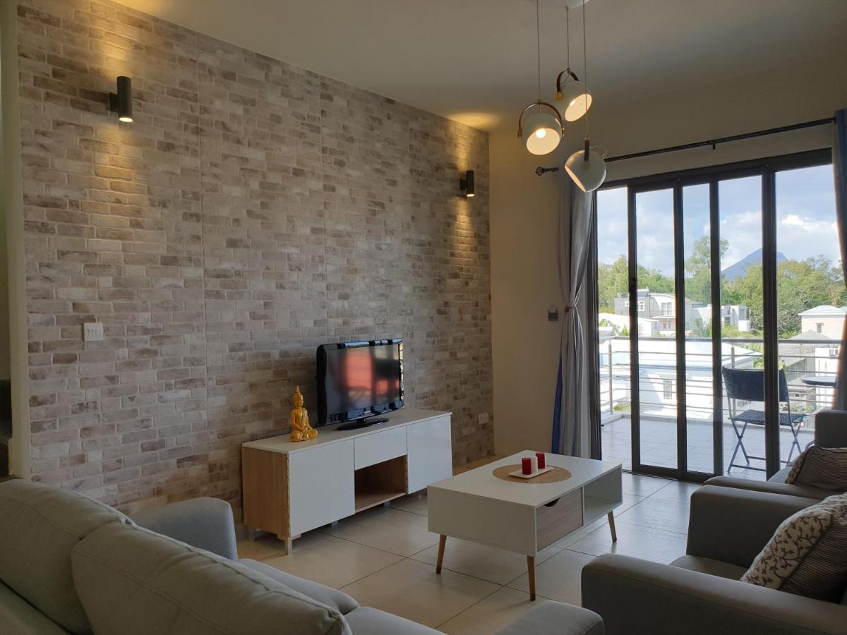 Westwood Luxury Penthouse With Private Roof Ref 15847