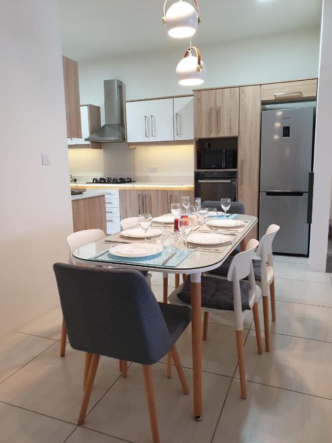 Westwood Luxury Penthouse With Private Roof Ref 15847 Appartement